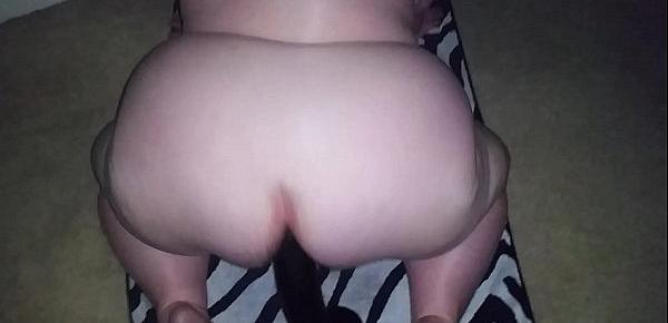  Big ass plumper fucking huge dildo